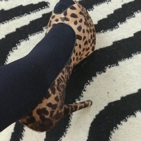 Brian Atwood leopard pony hair open toe pumps - Picture 3 of 16